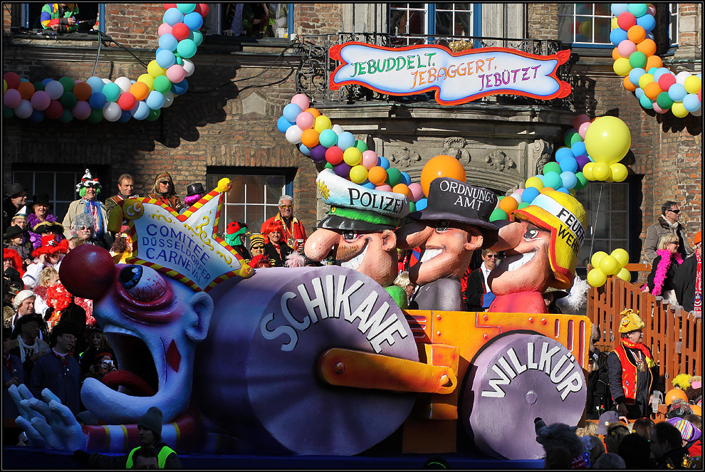 Rosenmontagszug 2011 in Düsseldorf