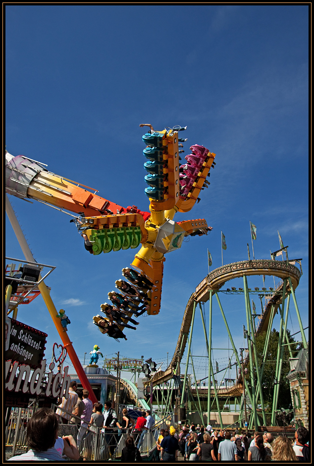 "High Energy" und Wildwasserbahn