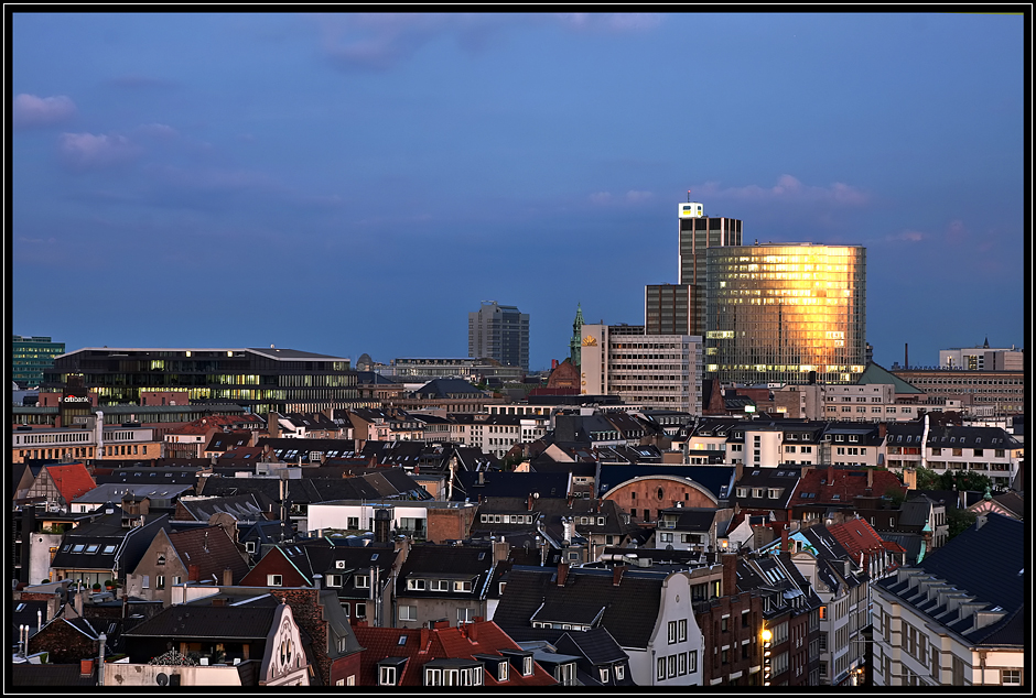 Altstadt und das moderne Düsseldorf 