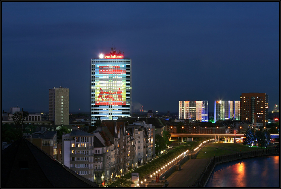 Düsseldorfer Flaniermeile - die Rheinuferpromenade