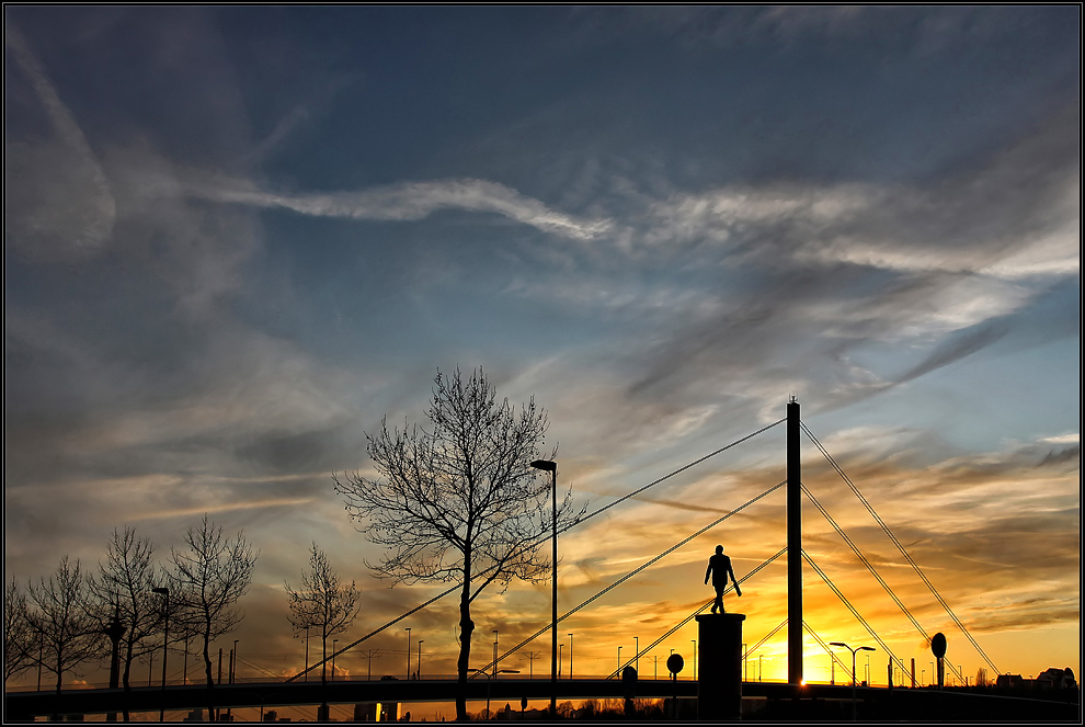 Düsseldorfer Oberkasseler Brücke